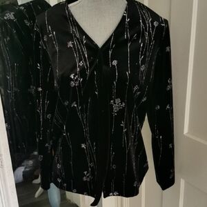 Vintage Ole Cassini black velvet with silver flower detailing cardigan. Size M